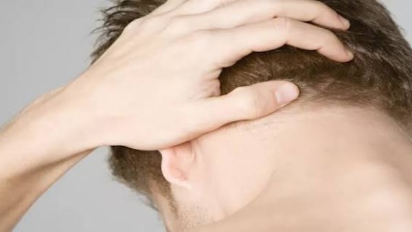 صداع آخر اليوم.. هل السبب الهاتف أم قلة المياه أم التوتر؟ 