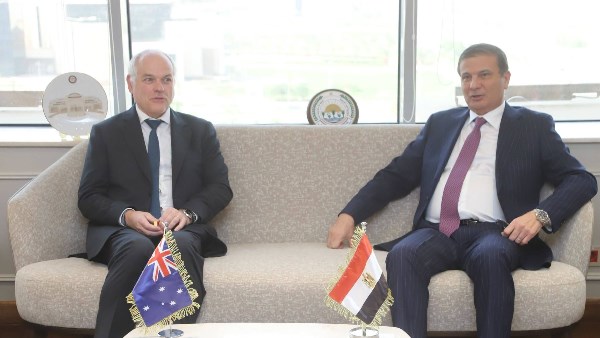 وزير الزراعة يستقبل السفير الأسترالي بالقاهرة لبحث تعزيز التعاون المشترك والملفات التنموية
