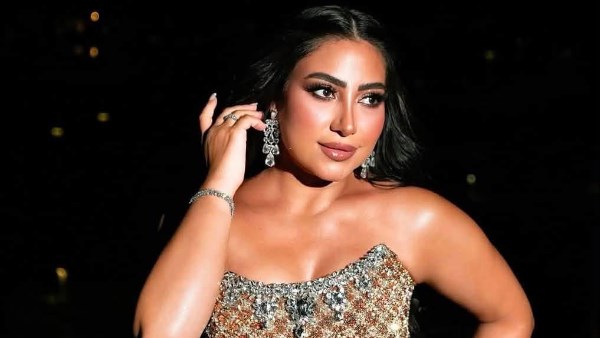 بوسي تبهر الجمهور بإطلالة ملفتة