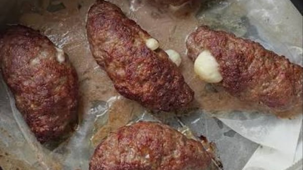 طريقة عمل أصابع الكفتة بحشو الجبنة 