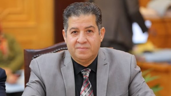 الدكتور مصطفى عبد الغني