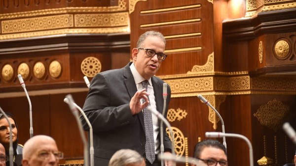 النائب طارق عبد العزيز 