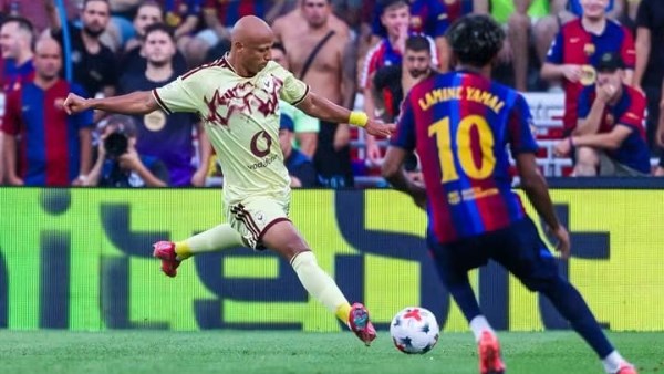 الأهلي وبرشلونة 