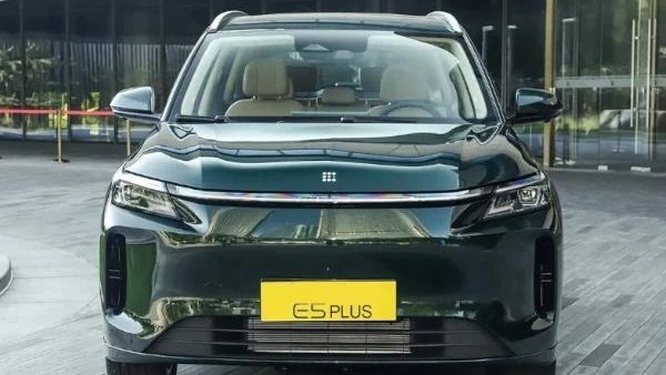 دفسك اي 5 بلس موديل 2027