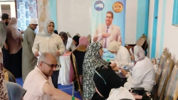 "مستقبل وطن دمياط" ينظم قافلة طبية تخدم 500 مواطن بكفر البطيخ