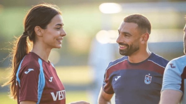محمد صلاح وإيشان 