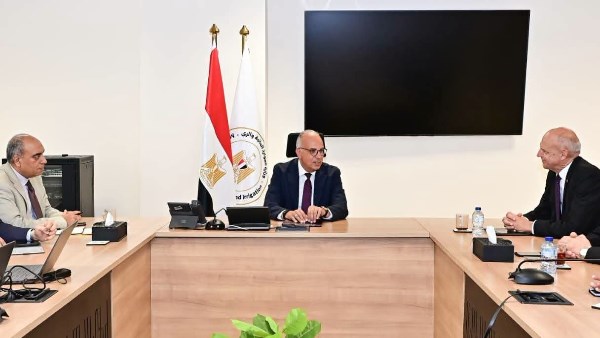 وزير الري 