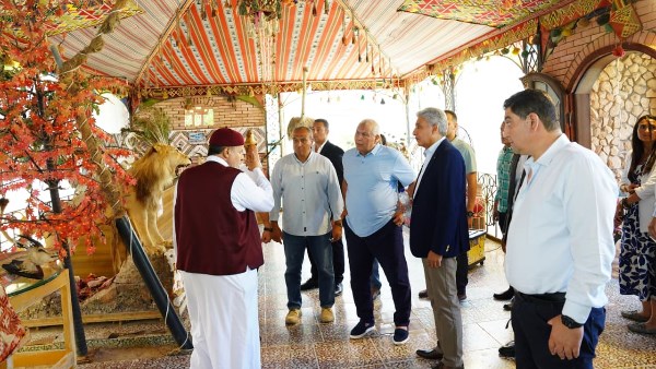 وزير السياحة والآثار 