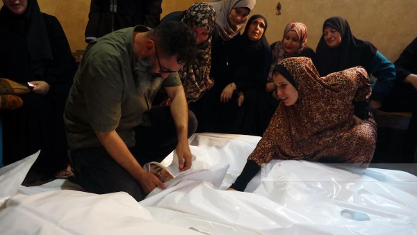 استشهاد 3 فلسطينيين