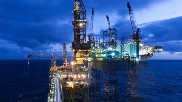  دور الذكاء الاصطناعي في إنتاج الانبعاثات الدفيئة