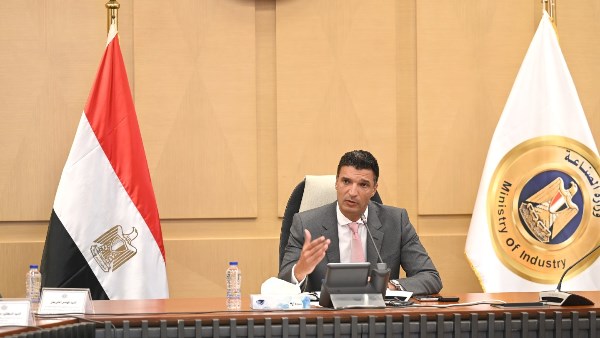 وزير الصناعة 