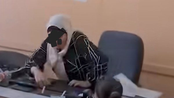 مديرة المدرسة 
