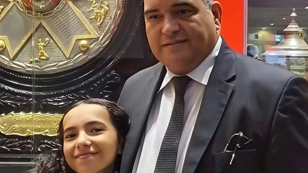 الاب وابنته