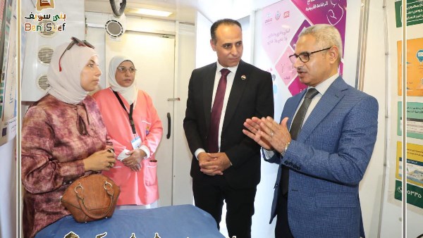 محافظ بني سويف ووكيل وزارة الصحة