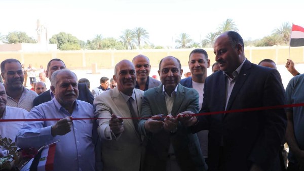 محافظ المنيا يفتتح المدرسه 