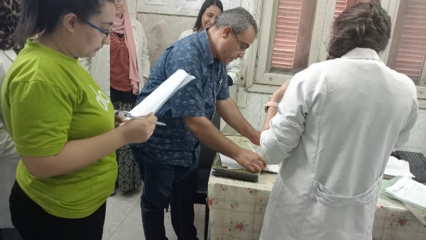 فرق «الإعاشة» تجوب أقسام 6 مستشفيات بأسيوط لتذليل العقبات ومتابعة رعاية المرضى ميدانيًا
