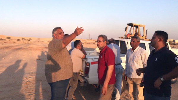 رئيس مركز ومدينة أبنوب يتفقد أعمال تقسيم جبانات المسلمين بالظهير الصحراوي الشرقي 