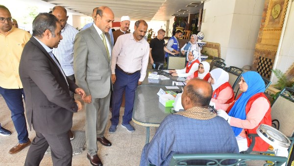 محافظ أسيوط يدشن الحملة التنشيطية لتنظيم الأسرة والصحة الإنجابية بالمجان في قرى ومراكز المحافظة تحت شعار “علشان ولادنا”