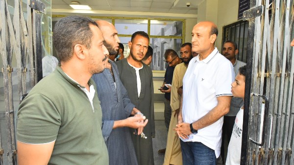 محافظ أسيوط يتفقد وحدة طب أسرة سكرة بمنفلوط في جولة مفاجئة