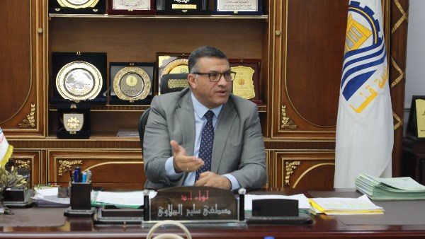 محافظ قنا 