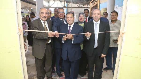 افتتاح معرض بكلية التربية النوعية بقنا