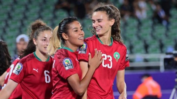 تصدر المجموعة الأولى.. المنتخب المغربي للسيدات يبلغ ربع نهائي أمم أفريقيا تصدر المجموعة الأولى.. المنتخب المغربي للسيدات يبلغ ربع نهائي أمم أفريقيا