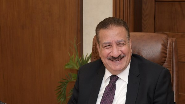 محافظ بورسعيد يوجّه بحصر المحلات الشاغرة بالأسواق .. ويكلف بإقامة أسواق حضارية على الطرق الرئيسية