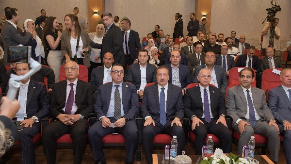 وزير الاستثمار والتجارة الخارجية ومحافظ بورسعيد ورئيس الجامعة يشهدون إطلاق فعاليات الجولة الثانية من مبادرة «مصر تنطلق بالتصدير» وزير الاستثمار والتجارة الخارجية ومحافظ بورسعيد ورئيس الجامعة يشهدون إطلاق فعاليات الجولة الثانية من مبادرة «مصر تنطلق بالتصدير»