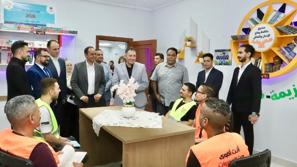 محافظ دمياط وصندوق مكافحة الإدمان يتفقدان معرض منتجات المتعافين المصنوعة بأيديهم محافظ دمياط وصندوق مكافحة الإدمان يتفقدان معرض منتجات المتعافين المصنوعة بأيديهم
