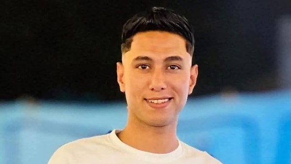 الشاب 