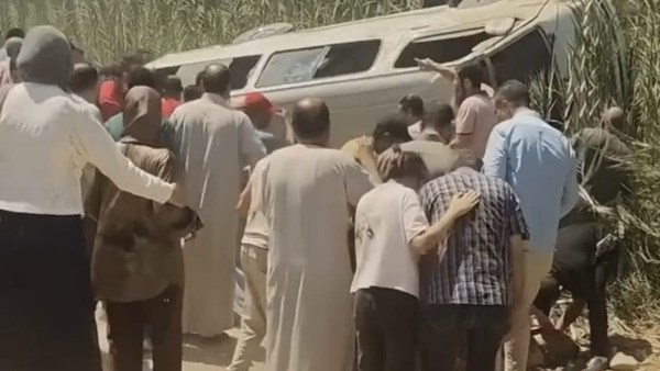 انقلاب سيارة ميكروباص بالغربية
