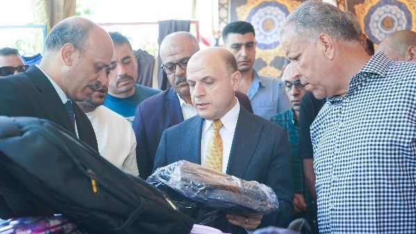 محافظ الغربية يواصل افتتاح «أهلاً مدارس».. معرض «سبرباي» بطنطا يوفر احتياجات الطلاب محافظ الغربية يواصل افتتاح «أهلاً مدارس».. معرض «سبرباي» بطنطا يوفر احتياجات الطلاب