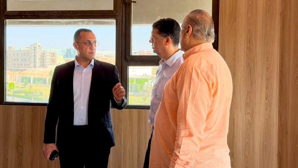 المهندس أيمن عرب رئيس القابضة للمطارات والملاحة الجوية