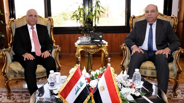 وزير الطيران وسفير العراق