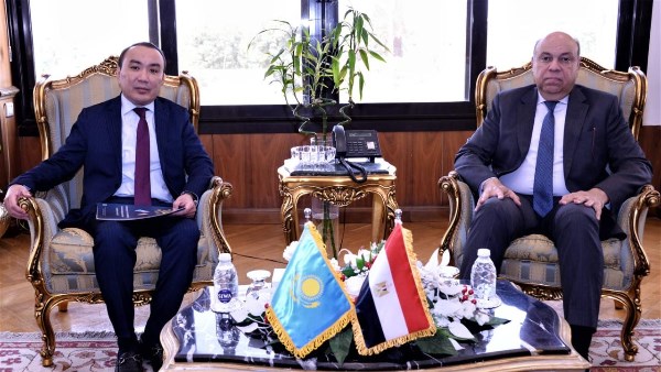 وزير الطيران المدني