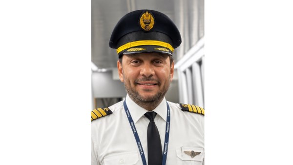 الطيار شريف محسن