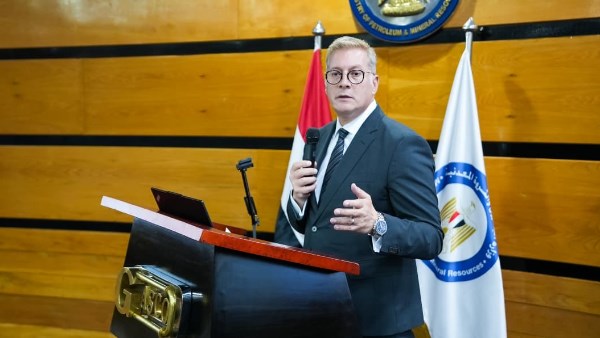 المهندس كريم بدوي وزير البترول