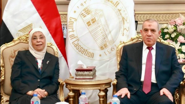 رئيسة النيابة الإدارية تزور محكمة النقض