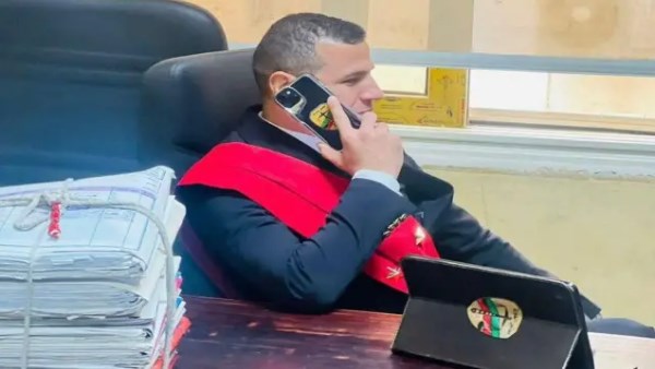 القاضي المزيف