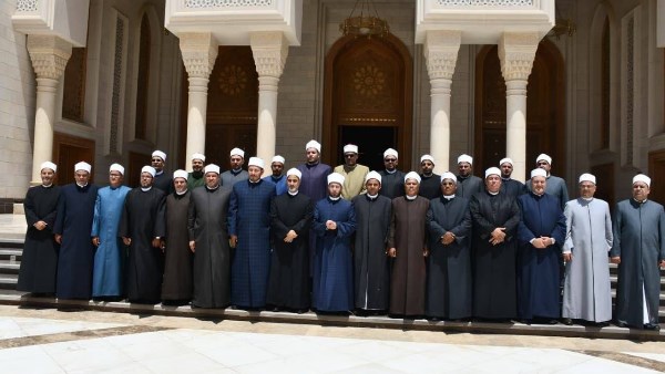 وزير الأوقاف يجتمع بمديري المديريات