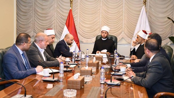 الأزهري يجتمع بموفدي الأوقاف بالخارج