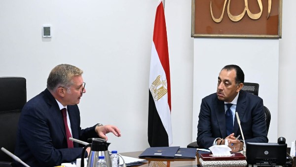 خلال الاجتماع