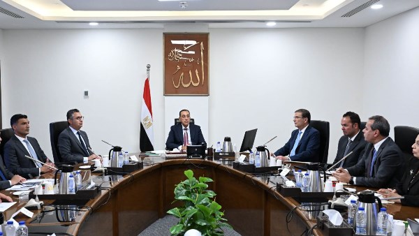 خلال الاجتماع