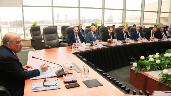 اجتماع وزير الكهرباء 
