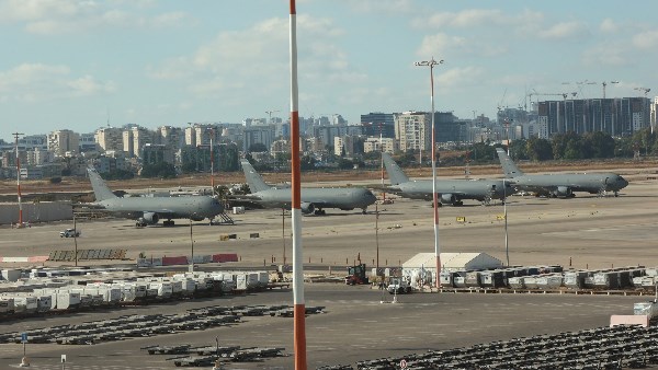 طائرات التزود بالوقود 