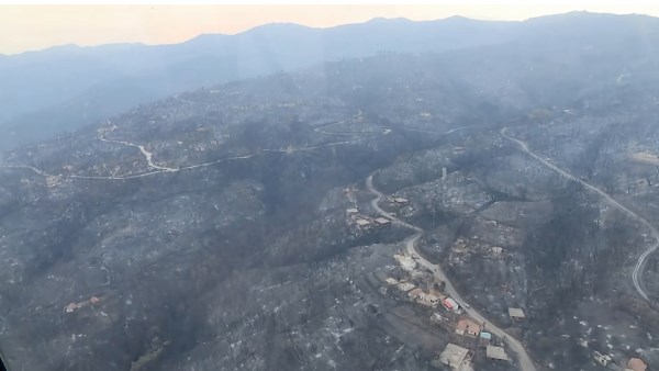 صور جوية تكشف حجم كارثة حرائق الجزائر