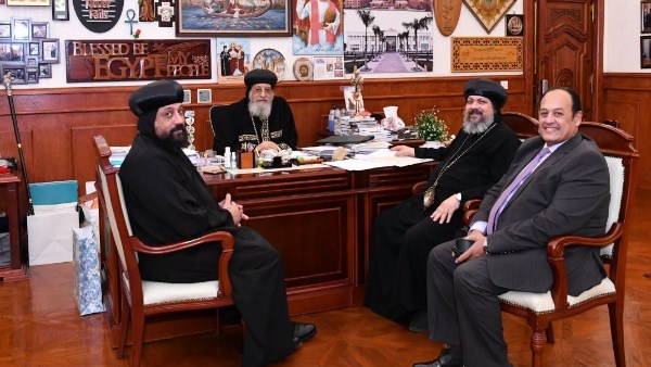 قداسة البابا يعتمد نتيجة إكليريكية الأنبا رويس