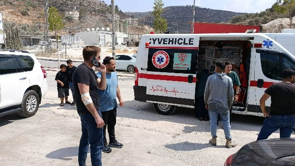 المستوطنين اعتداءاتهم على المواطنين الفلسطينيين في الضفة الغربية وعلى جنسيات أخرى