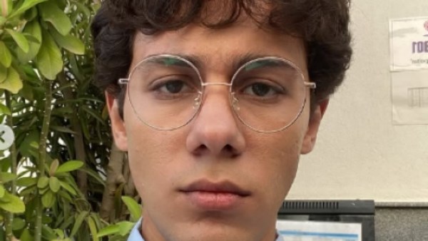 عمر رزيق