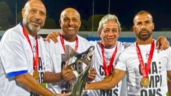 طارق مصطفى يحتفل بالسوبر